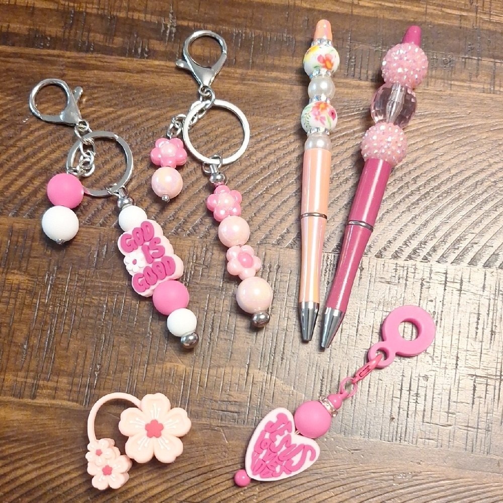 Pink and White Floral Spiritual Pens Keychain Straw Topper Gift Set